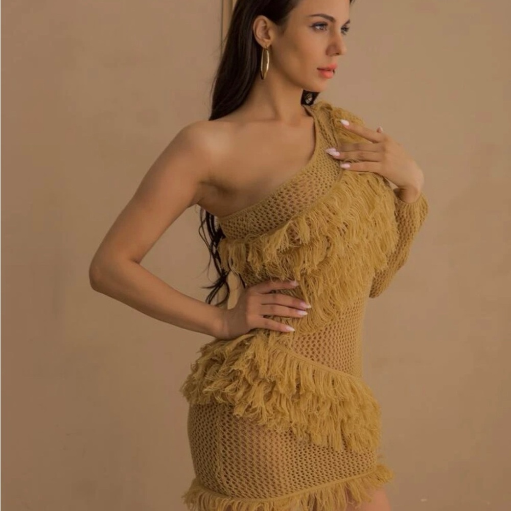 Can be worn as a dress or swimsuit cover!!